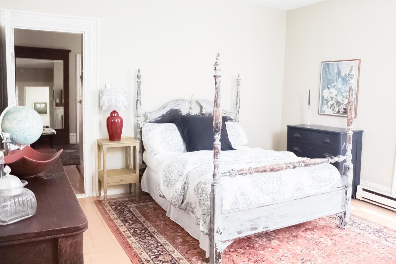 Honeysuckle Suite Apartment In Downtown Rockland Eksteriør billede