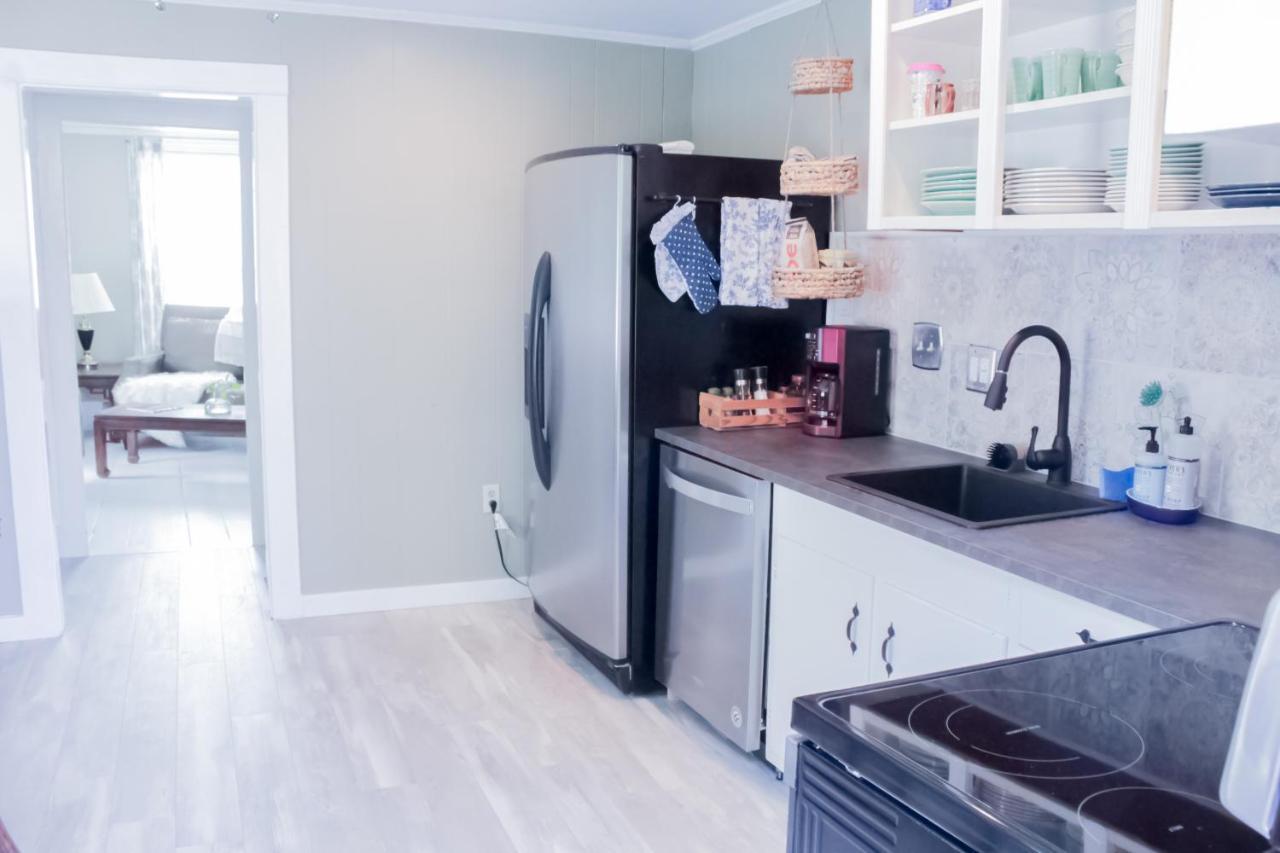 Honeysuckle Suite Apartment In Downtown Rockland Eksteriør billede